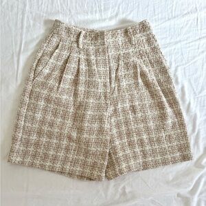 Avec Les Filles Cream & Gold Tweed Pleated Shorts - XS